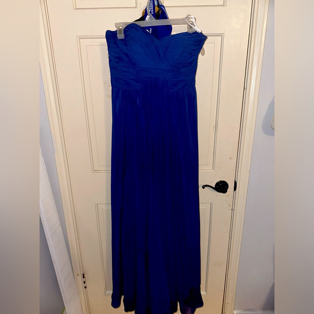strapless gown. good condition, no stains or tears.